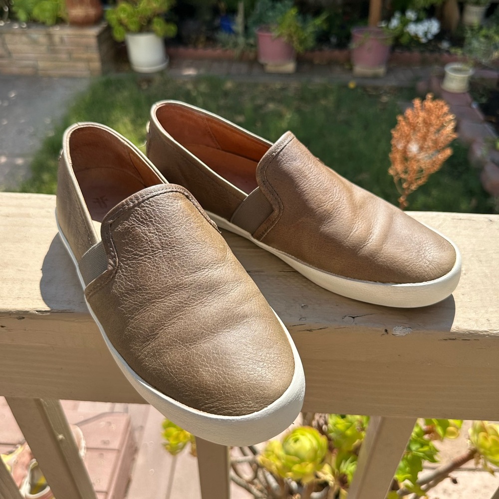 🩷Frye Leather Slip-ons, Brown/Olive size 8